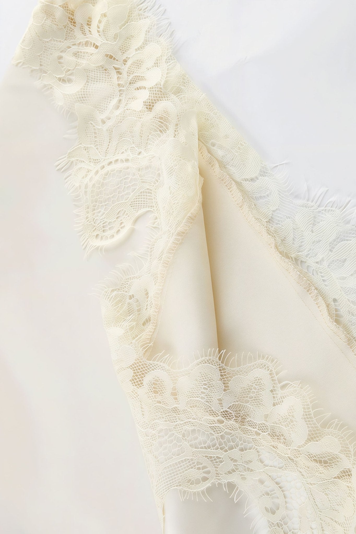 SOERA Bianca Lace Halter Mini Dress - Dress - M