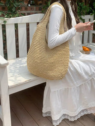 Beatrice vevet rattan totebag