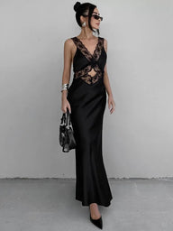 Rochie maxi din dantelă Nadia, decolteu adânc în V