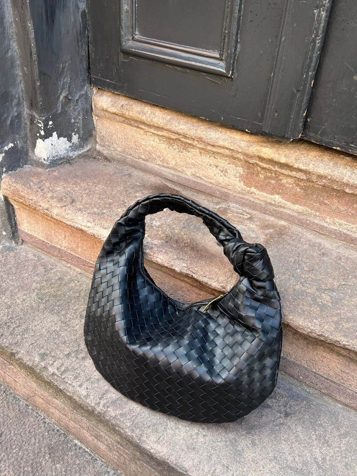 Kudumist keskmise suurusega kott