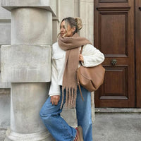 Tanya zimski šal s cofki